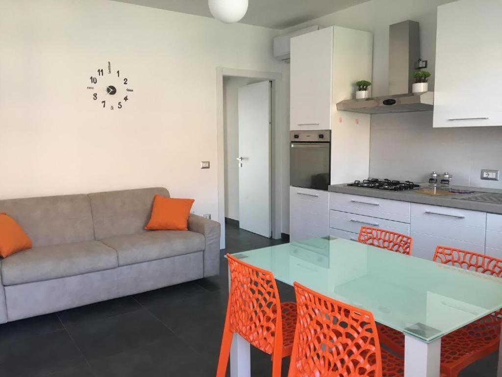 Casa Vacanza Colors Porto Torres Esterno foto