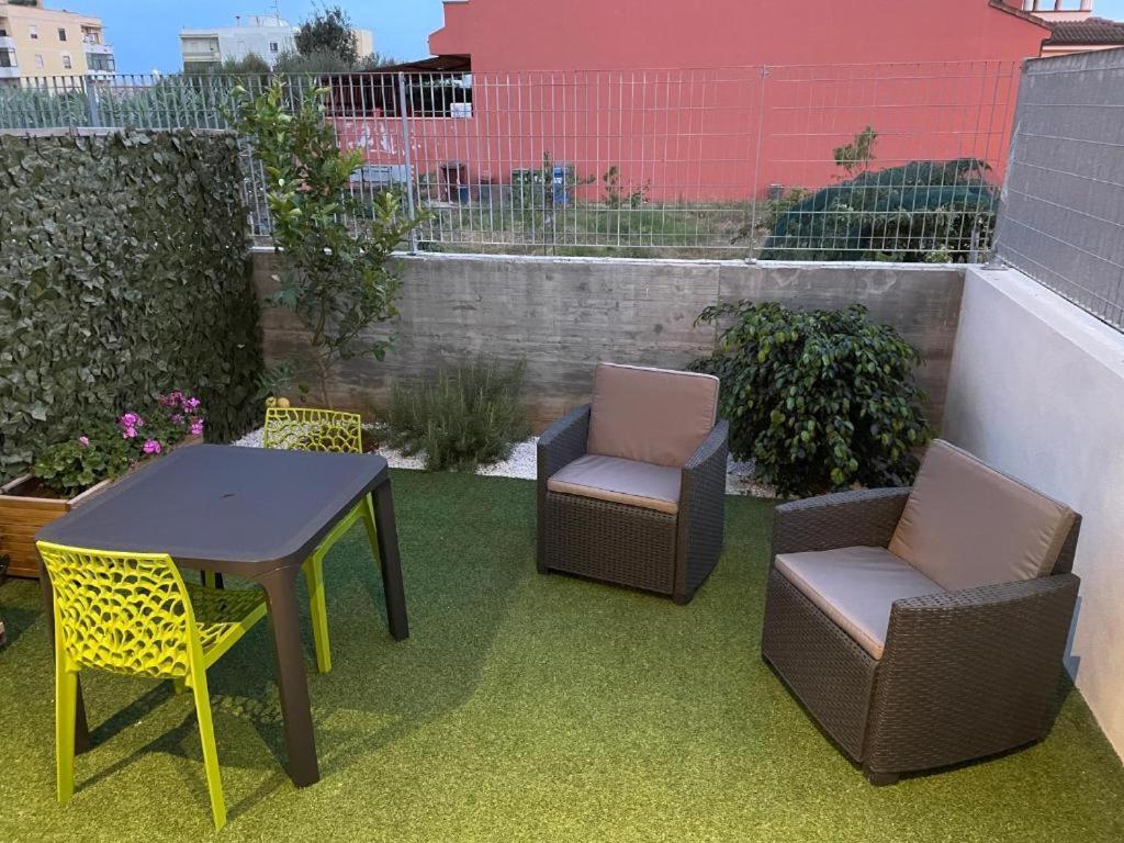 Casa Vacanza Colors Porto Torres Esterno foto